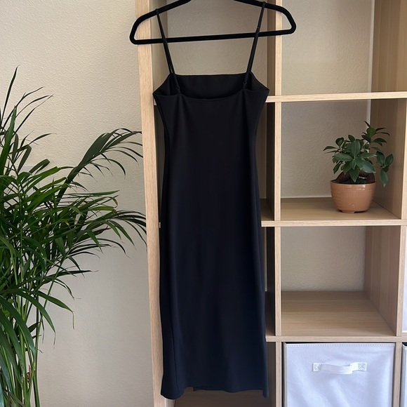 Lovers and Friends Skylar Midi in Black, size XS, Worn Once, Perfect Condition - Picture 3 of 9